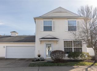 26167 Hawthorne Ct #B, Olmsted Falls, OH 44138
