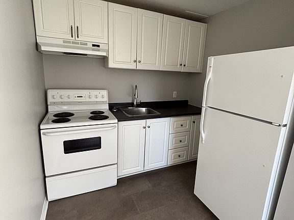 3rd image of 44 River Rd #3