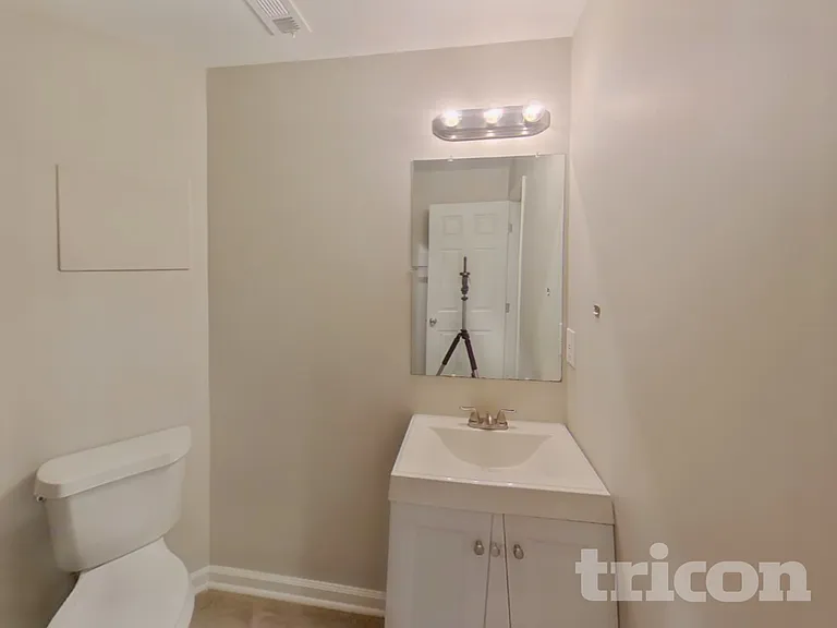 872 Woodside Dr — Photo 12
