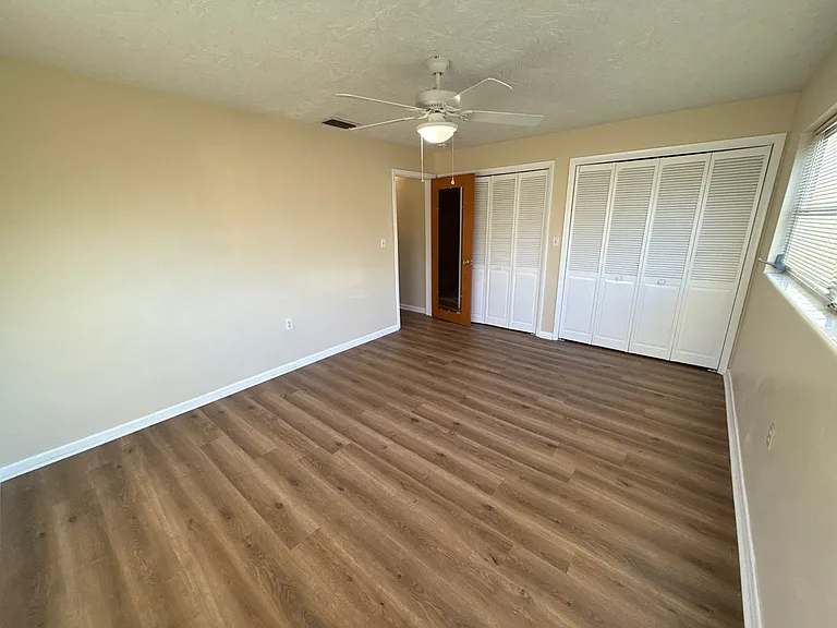 219 S Jefferson St — Photo 16