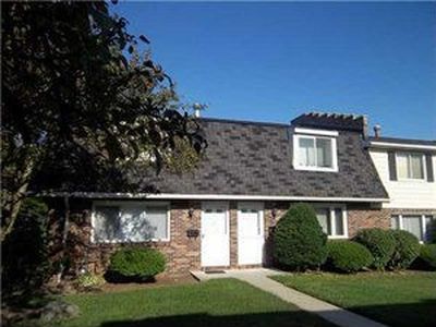 2 Stoneledge Ct, Amherst, NY, 14221