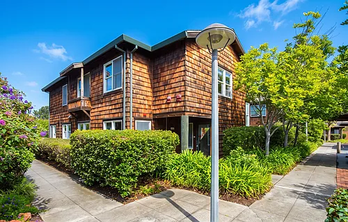 552 Centre Ct Photo 1