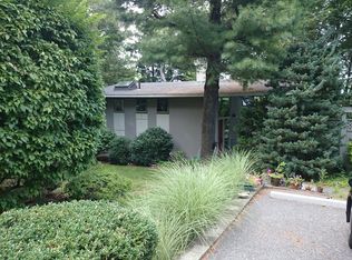 15 Manet Cir, Newton, MA 02467