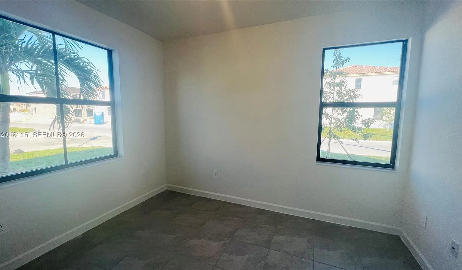 3 bed, 3.0 bath, 1328 sqft, $2,650 — Photo 4