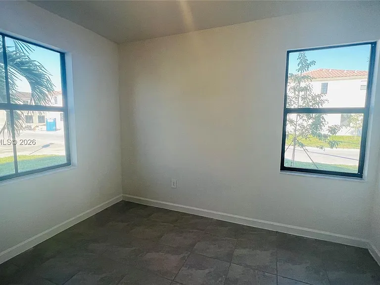 11804 SW 247th Ter #11804 — Photo 5
