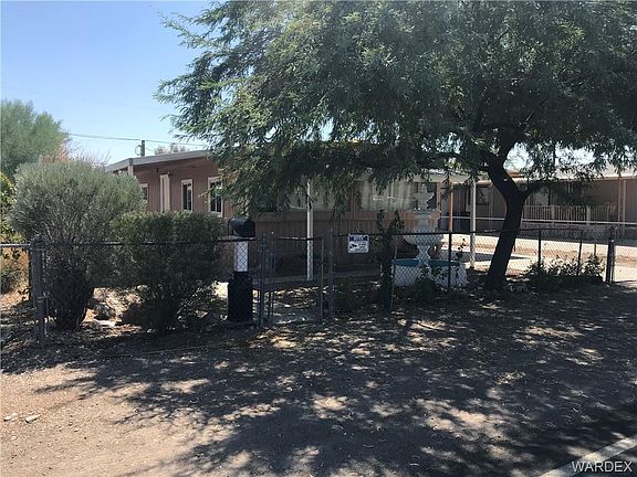 3rd image of 1872 Clearwater Dr