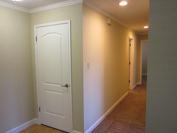 3rd image of 444 Richmond Dr
