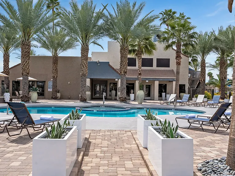 Take a break from the scorching Arizona heat and pamper yourself with our opulent poolside luxuries, meticulously crafted for resident refreshment and elevated living.