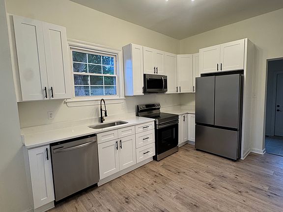 5th image of 224 Piedmont Ave