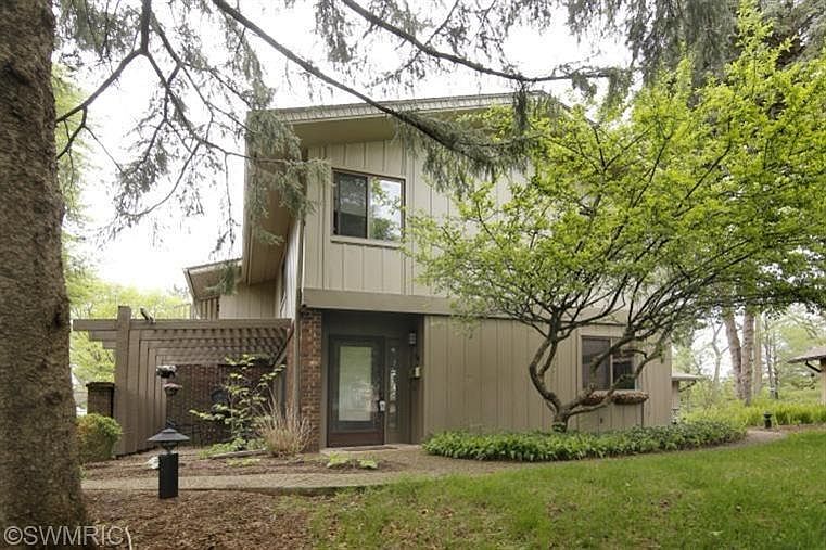 3868 Greenleaf Cir, Kalamazoo, MI 49008 Zillow