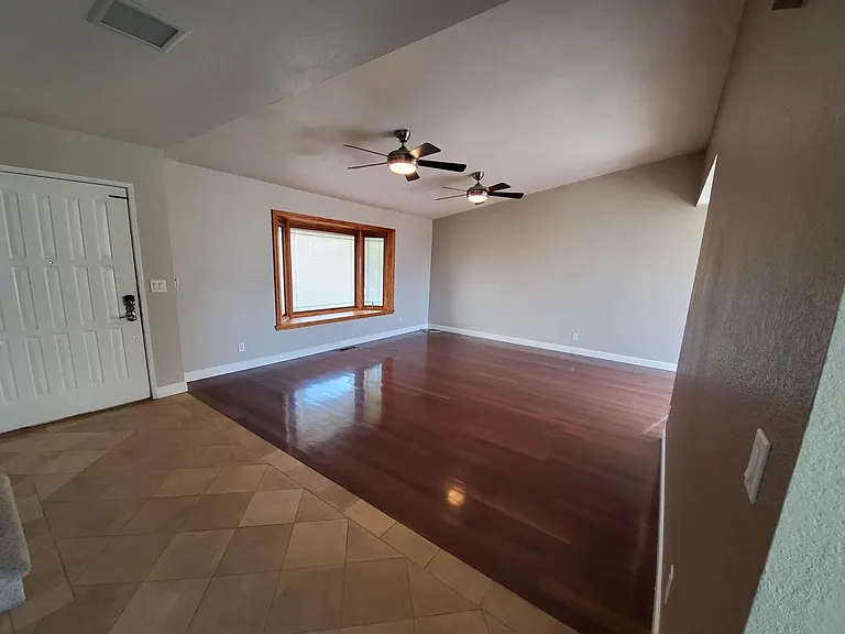 5700 Skyview Pl — Photo 3