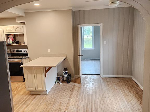 2nd image of 504 Fairmont Ave #A