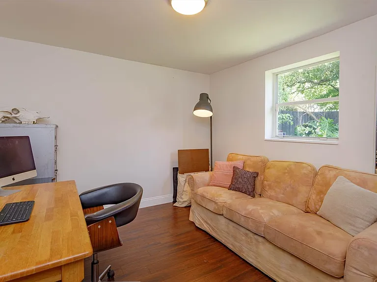 2103 Chippewa Trl — Photo 12