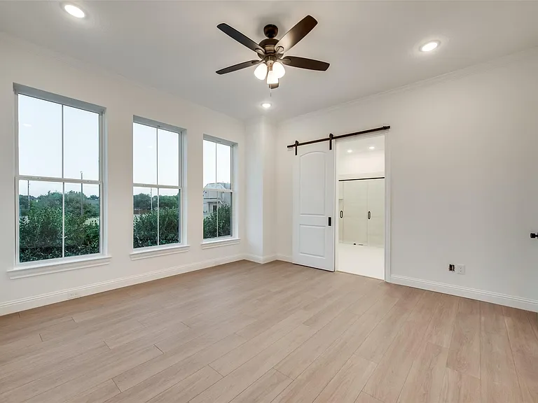 1203 Chapel Dr — Photo 26