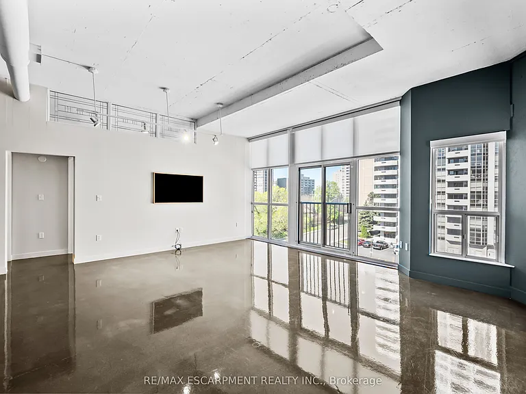 66 Bay St S #614 — Photo 16