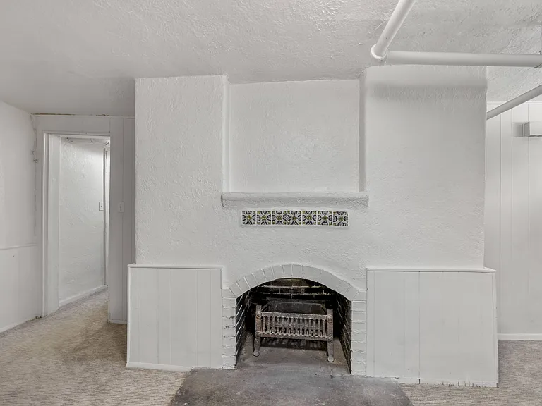 1674 Monroe St — Photo 13