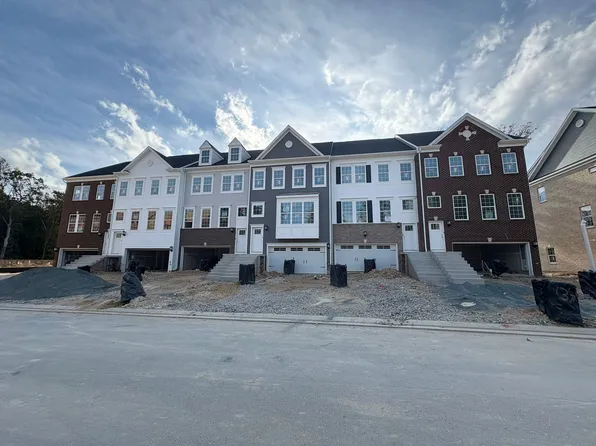 1742 Water Crossing Rd, Baltimore, MD 21208