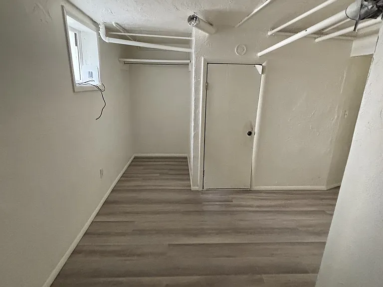 446 G St — Photo 5