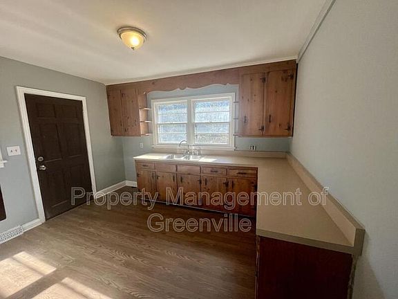 4th image of 21 Bagwell Cir