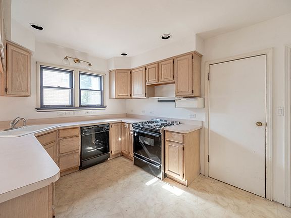 5th image of 522 N Central Ave
