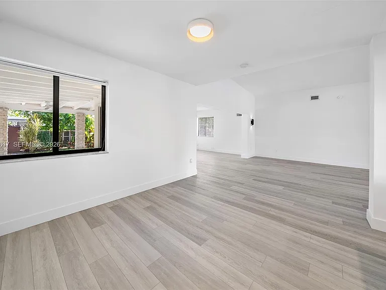 7525 Adventure Ave — Photo 14