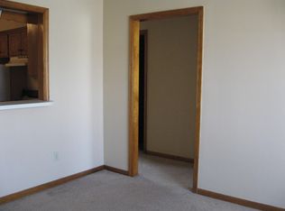 817 E Rosewood St, Gardner, KS 66030