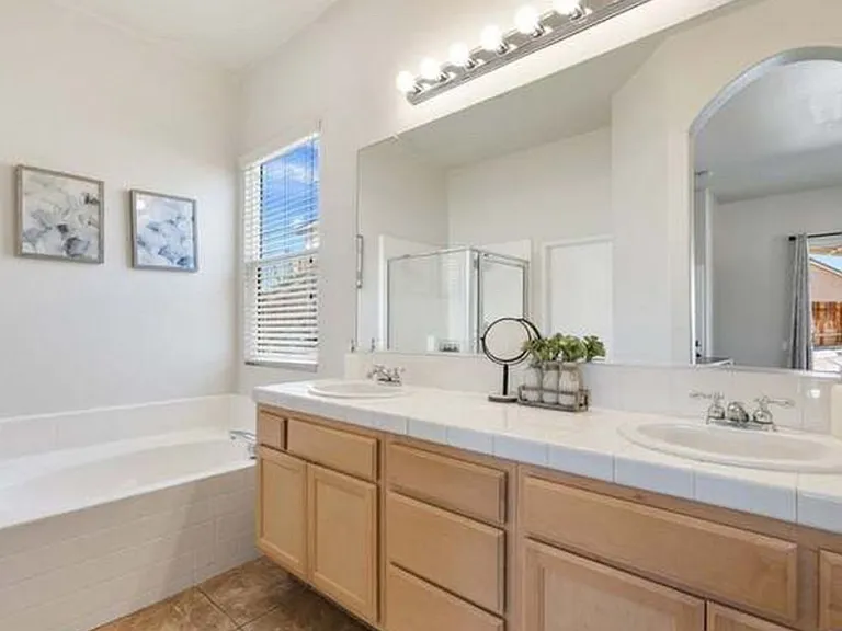 13762 Starlight Way — Photo 7