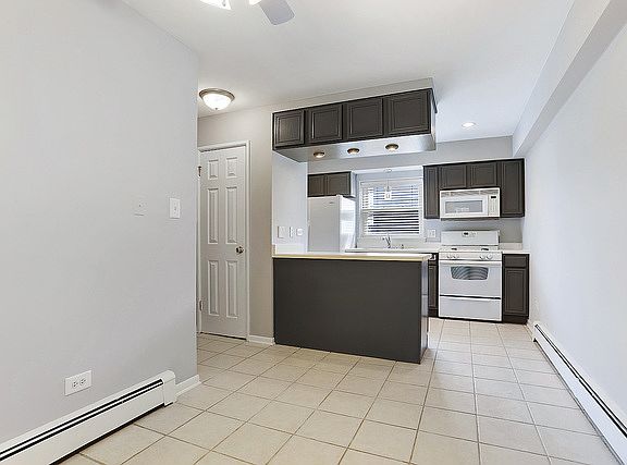 3rd image of 6451 S Narragansett Ave APT 2D