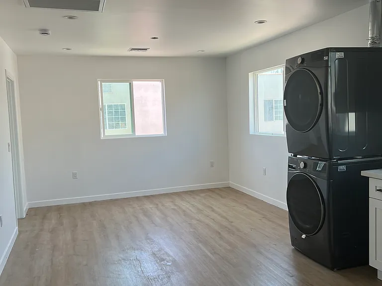963 N Serrano Ave #1/2 — Photo 5