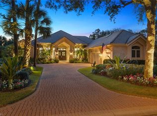 909 Barcarmil Way, Naples, FL 34110