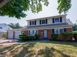 945 Edinburgh Dr, Lancaster, PA