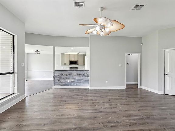 4th image of 2612 Daniel Ct