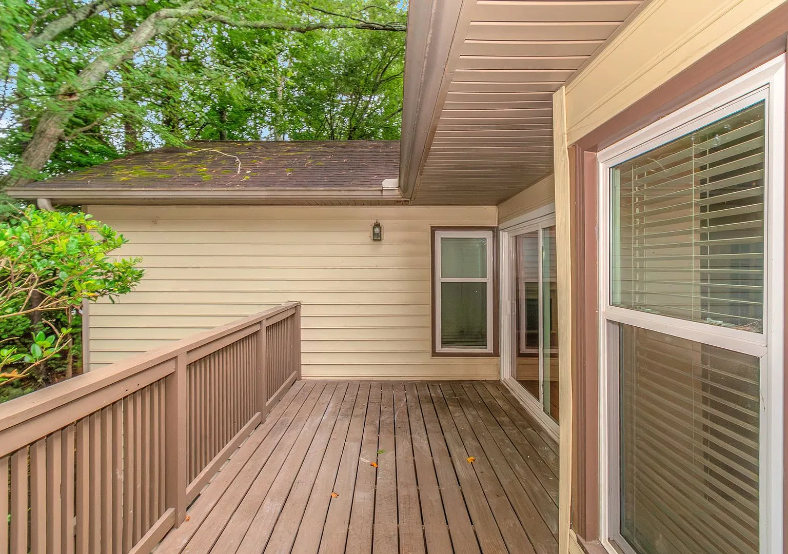 Charming 3-Bedroom Condo in Sandy Springs Convenient Location & Community Amenities! — Photo 3