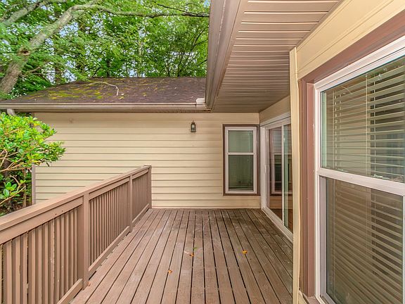 3rd image of 508 Garden Ct