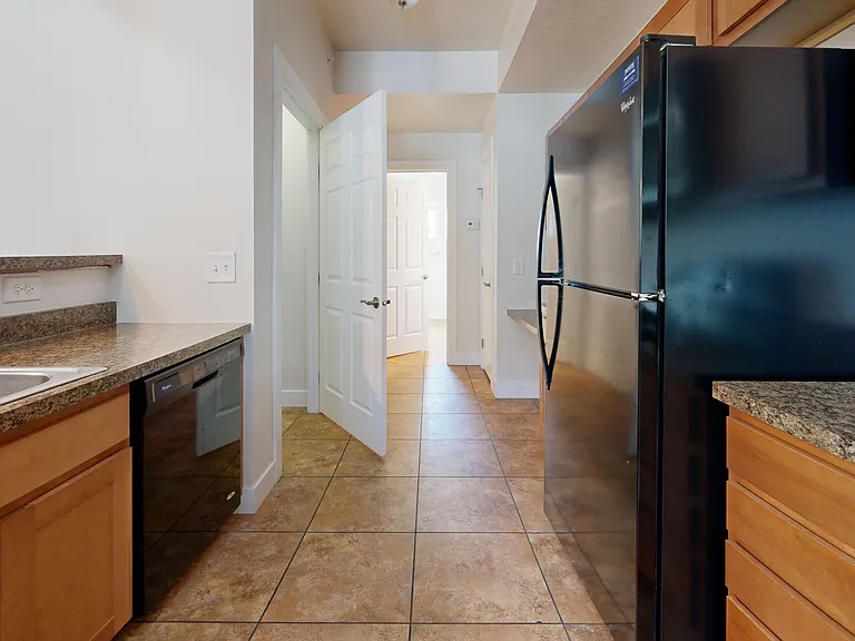 Auburn Ridge Apartments — Photo 12
