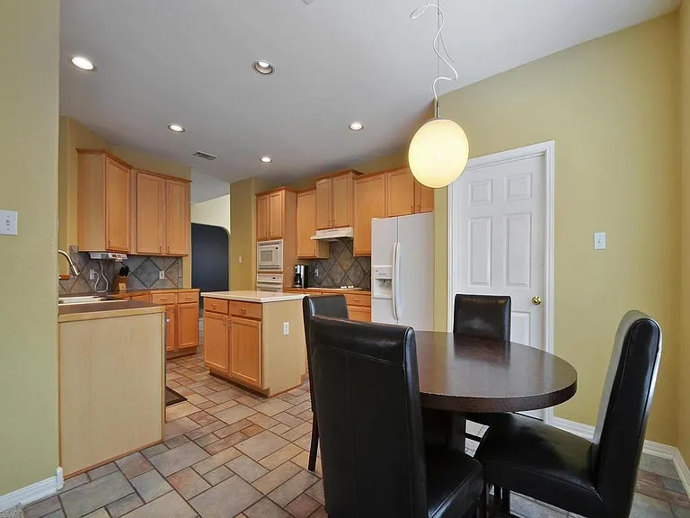 9409 La Puente Dr — Photo 6