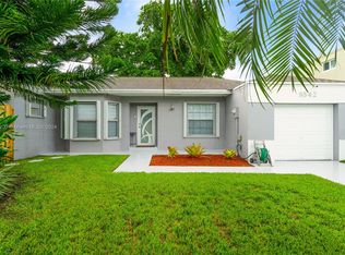 9842 SW 221st St, Cutler Bay, FL 33190