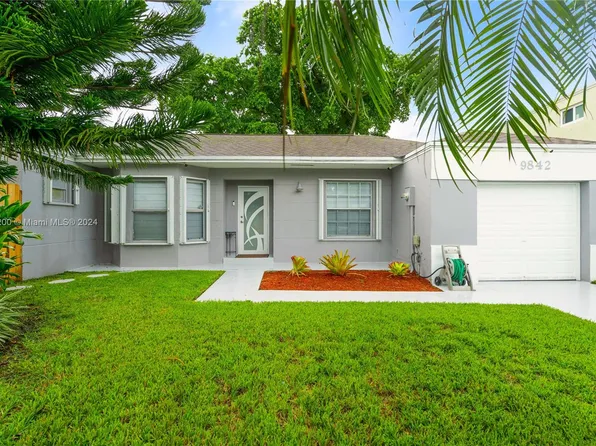 9842 SW 221st St, Cutler Bay, FL 33190