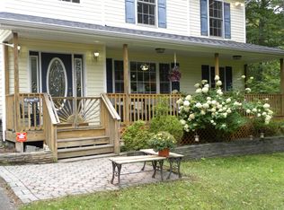 306 Avon Cir, Tobyhanna, PA 18466