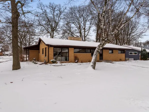 1437 Arden LANE, Manitowoc, WI 54220