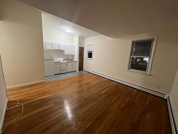 4th image of 180 N Beacon St #24D