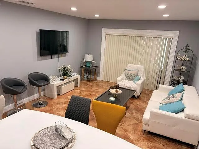 5103 NW 35th St #401 — Photo 29