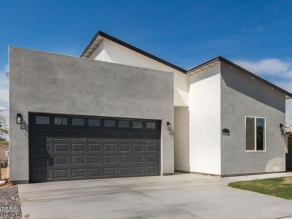 5th image of 102 E Kinderman Dr