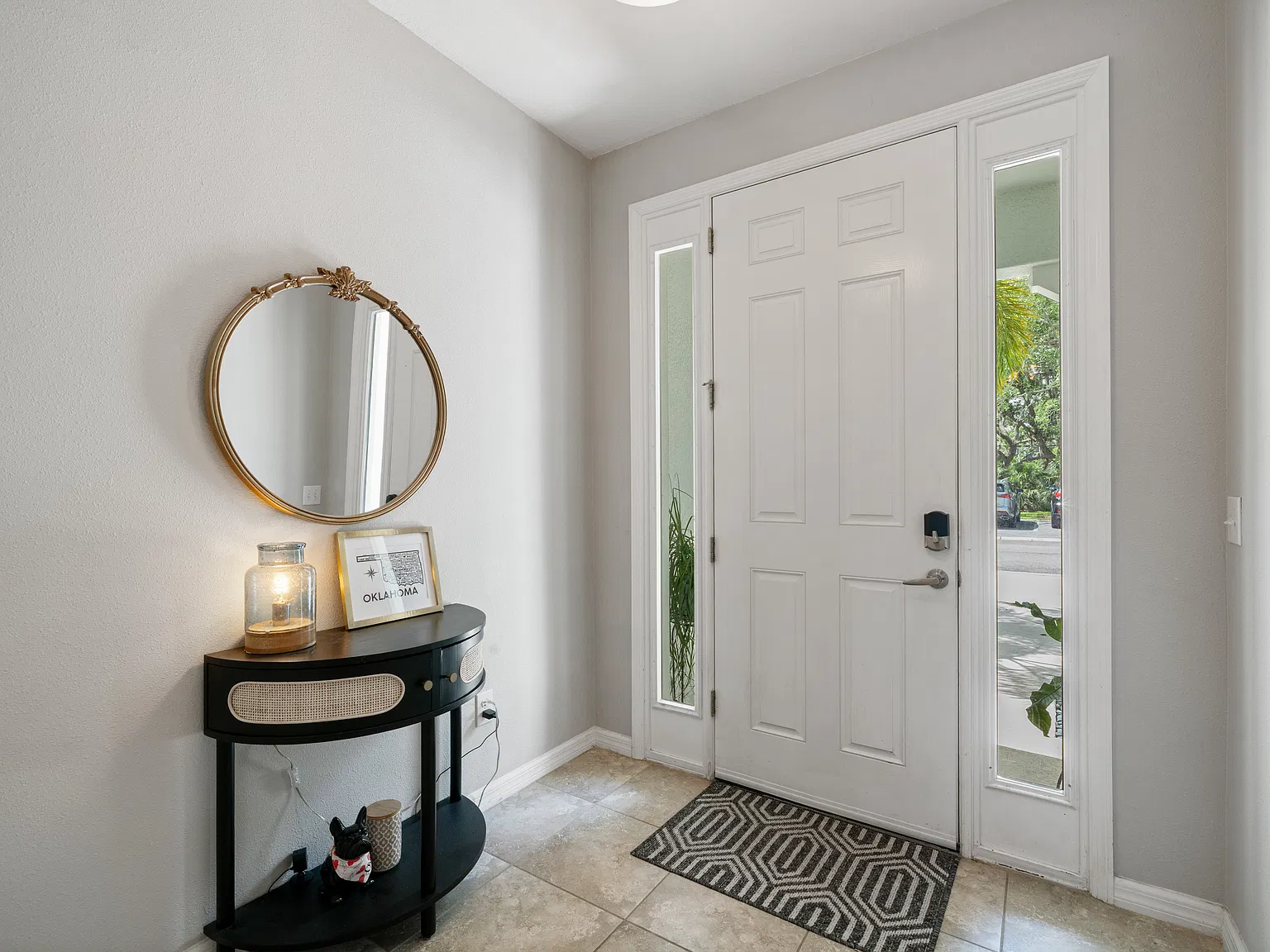 3 bed, 2.5 bath, 1725 sqft, $2,500 — Photo 2