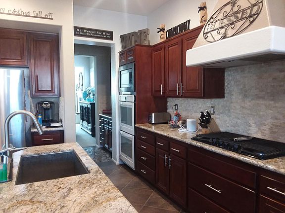 3rd image of 34210 Pinehurst Dr