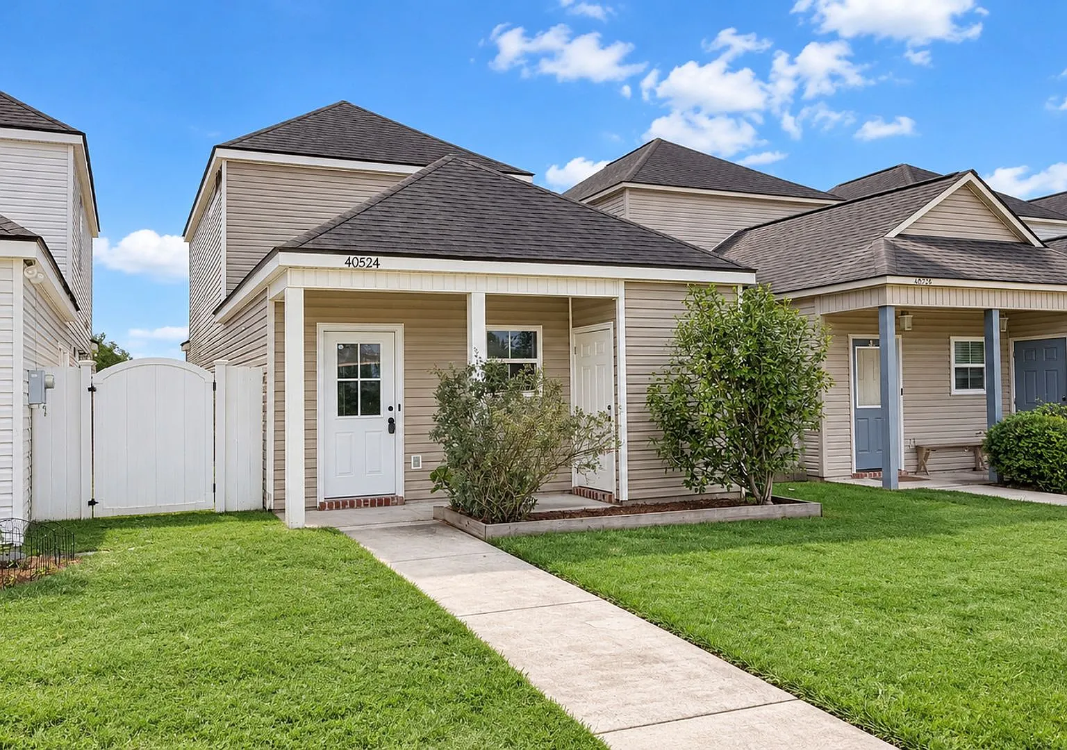 Cozy Cottage in the Heart of Gonzales! — Photo 1