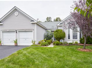 38 Bunker Hill Dr, Allentown, NJ