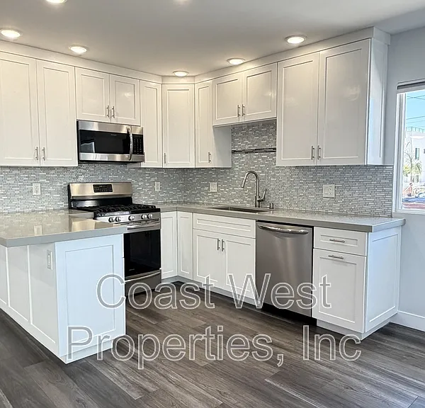 2030 Diamond St #A — Photo 3