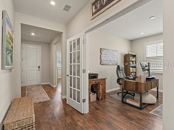 5th image of 8 Hartwell Rd