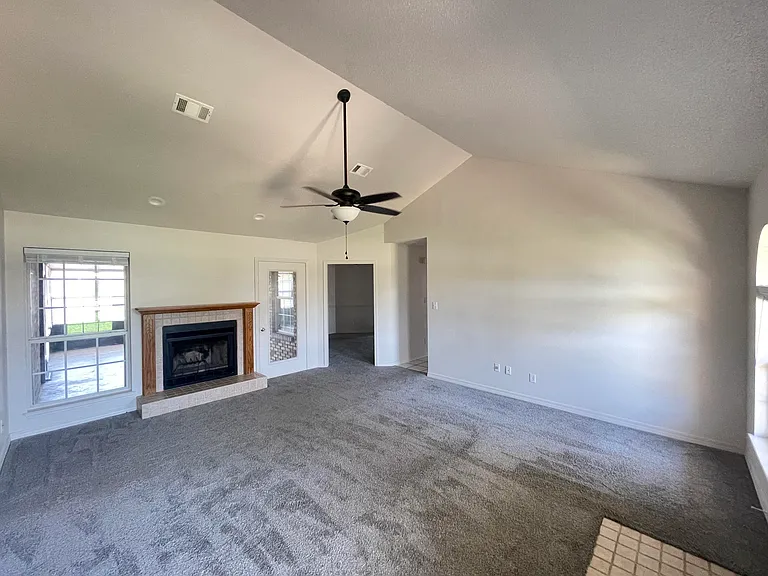2212 Peachwood Ct — Photo 4